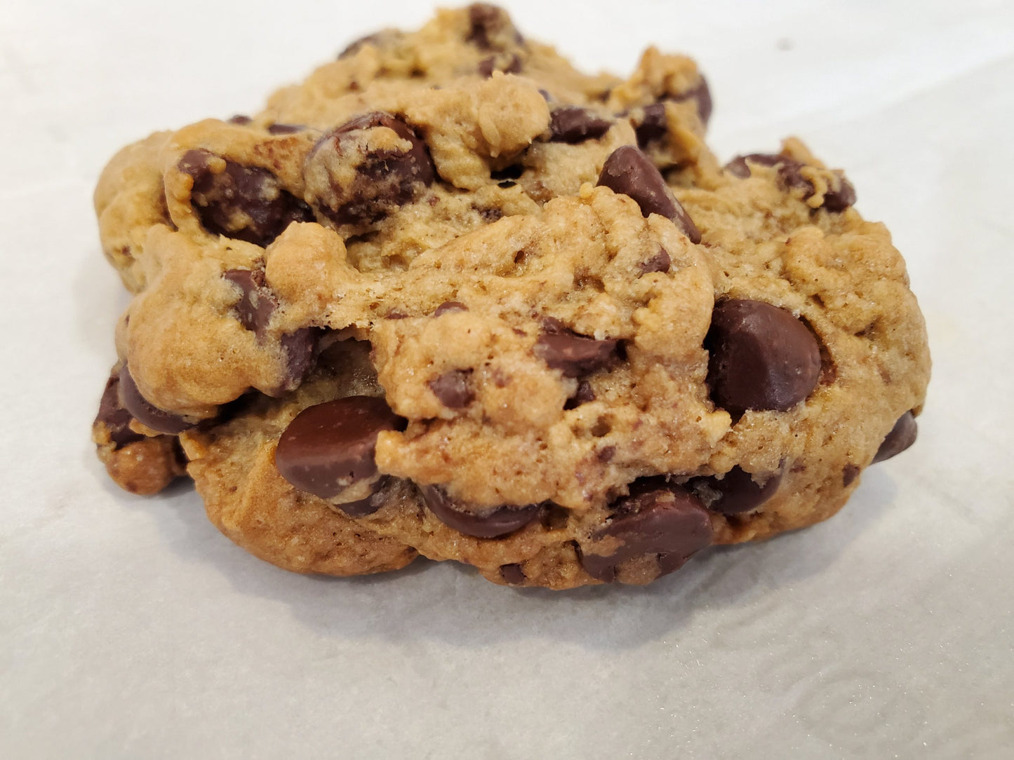 Milk and White Chocolate Chip Cookie (10 Pieces)